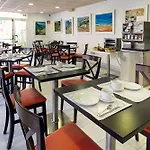 Sant March Hotel *