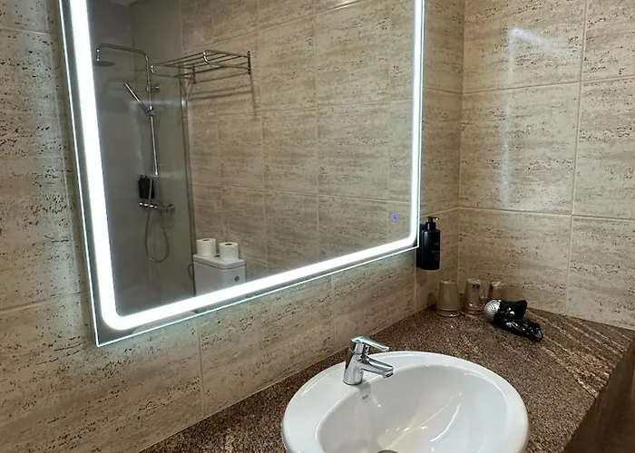 Sant March Otel *